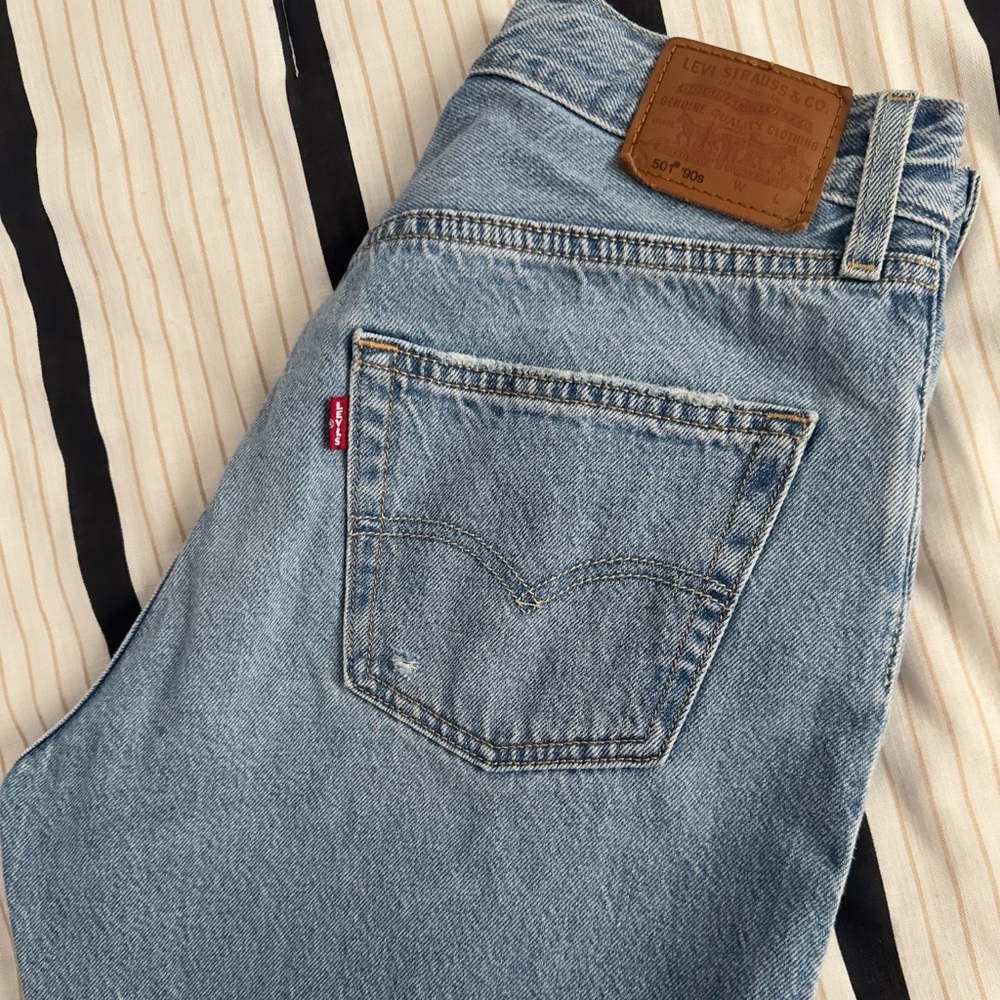 Levi’s 501 90’s Lightweight Jean - Picture 3 of 6